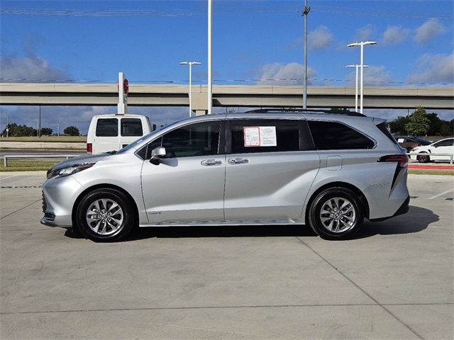 2021 Toyota Sienna XLE