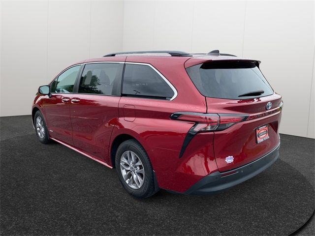 2021 Toyota Sienna XLE