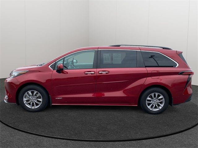 2021 Toyota Sienna XLE