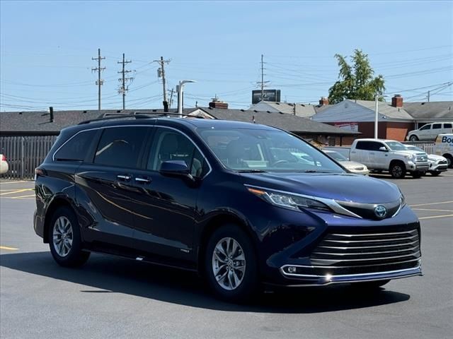 2021 Toyota Sienna XLE