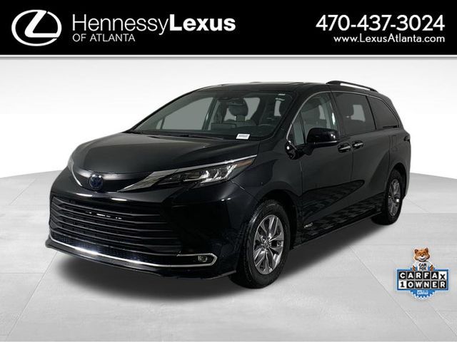 2021 Toyota Sienna XLE