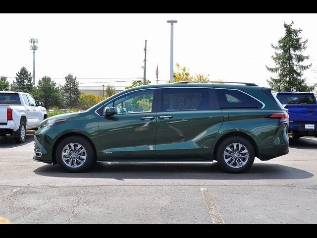 2021 Toyota Sienna XLE