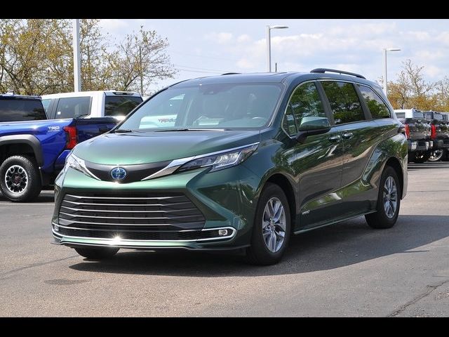 2021 Toyota Sienna XLE