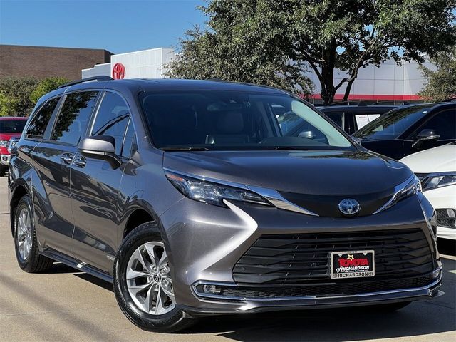 2021 Toyota Sienna XLE