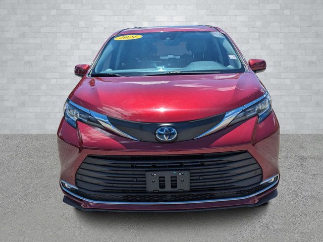 2021 Toyota Sienna XLE