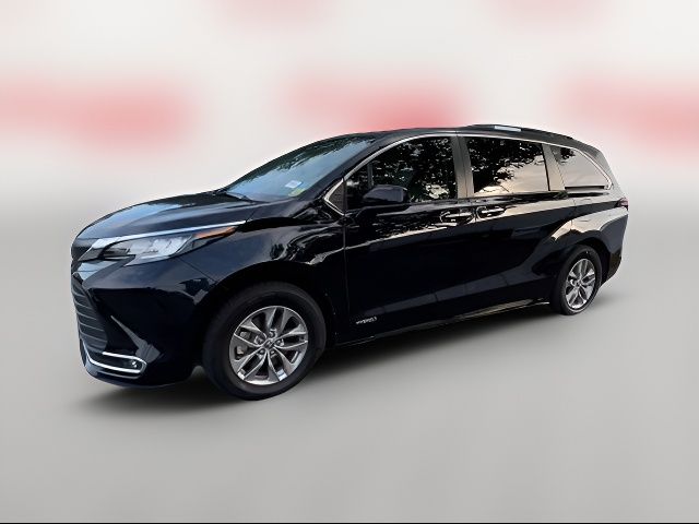 2021 Toyota Sienna XLE