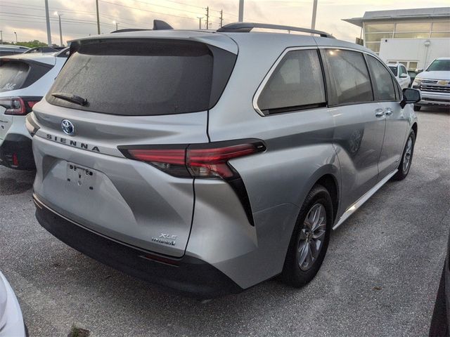 2021 Toyota Sienna XLE