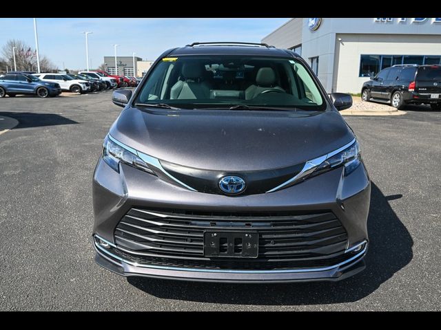 2021 Toyota Sienna XLE