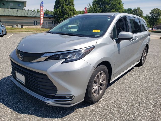 2021 Toyota Sienna XLE