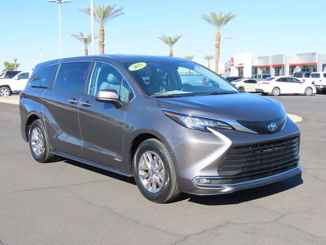 2021 Toyota Sienna XLE