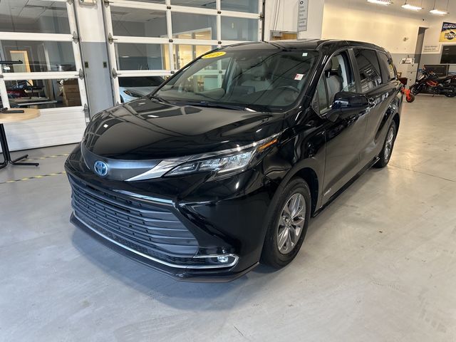 2021 Toyota Sienna XLE