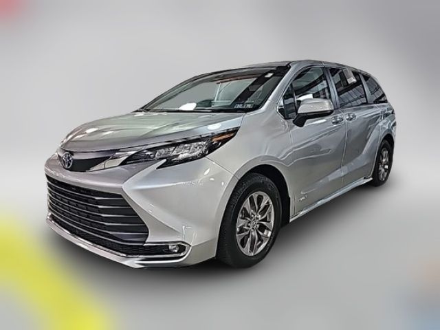 2021 Toyota Sienna XLE