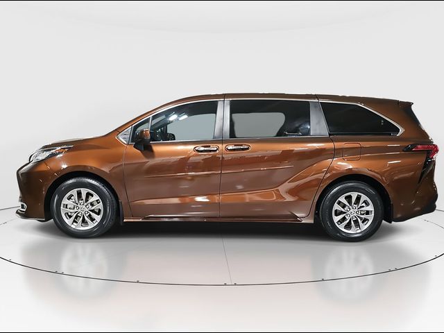 2021 Toyota Sienna XLE