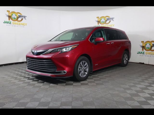 2021 Toyota Sienna XLE