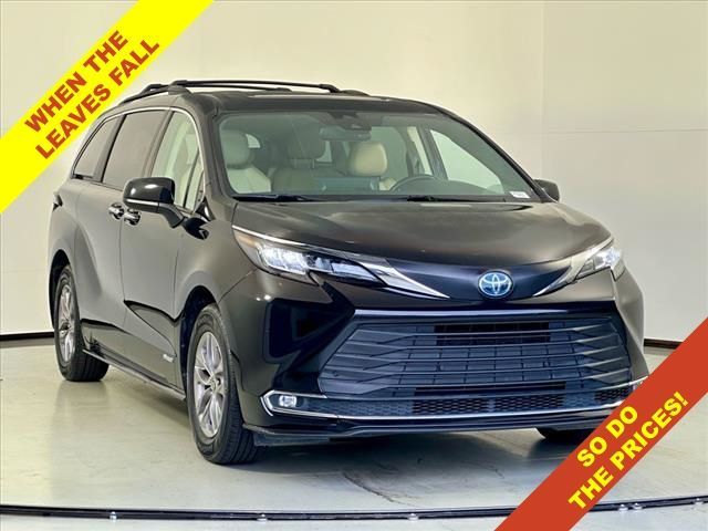 2021 Toyota Sienna XLE