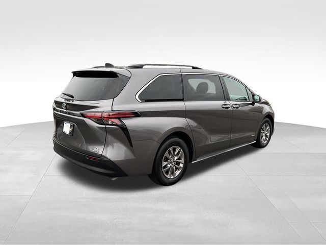 2021 Toyota Sienna XLE