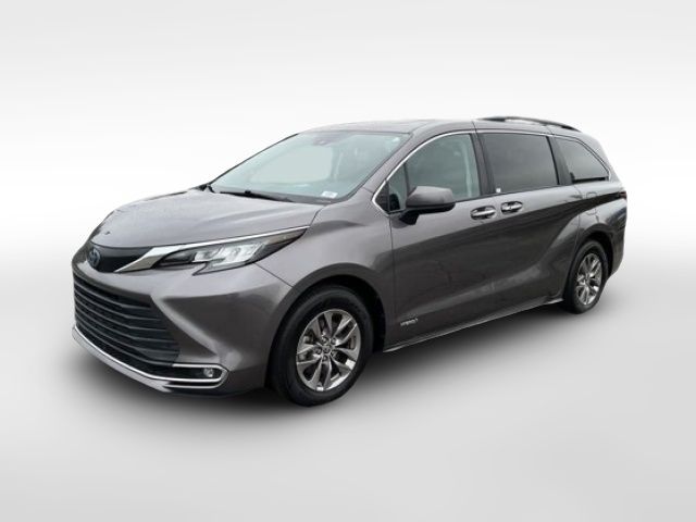 2021 Toyota Sienna XLE