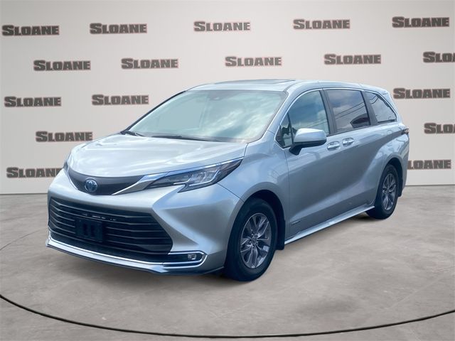 2021 Toyota Sienna XLE