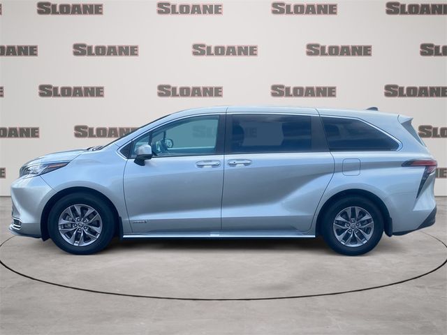 2021 Toyota Sienna XLE