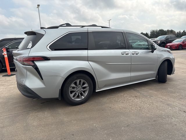 2021 Toyota Sienna XLE