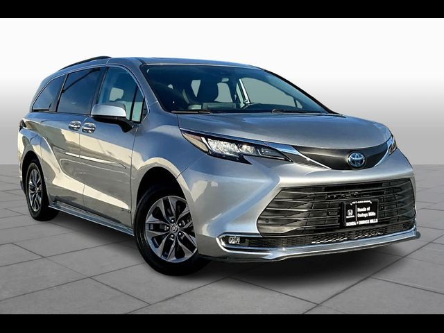 2021 Toyota Sienna XLE