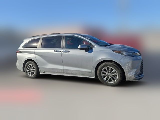 2021 Toyota Sienna XLE