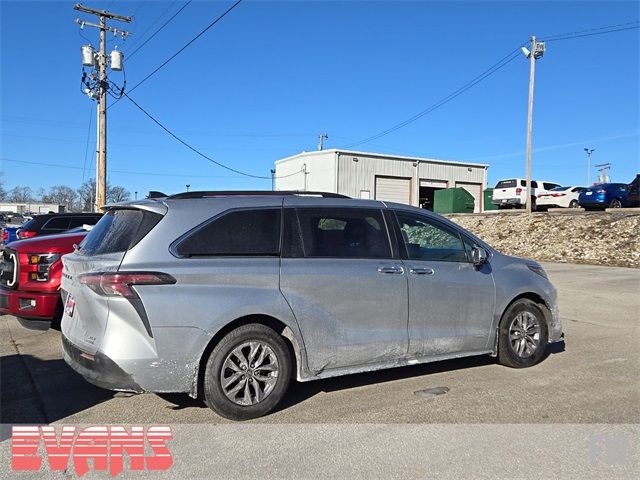 2021 Toyota Sienna XLE