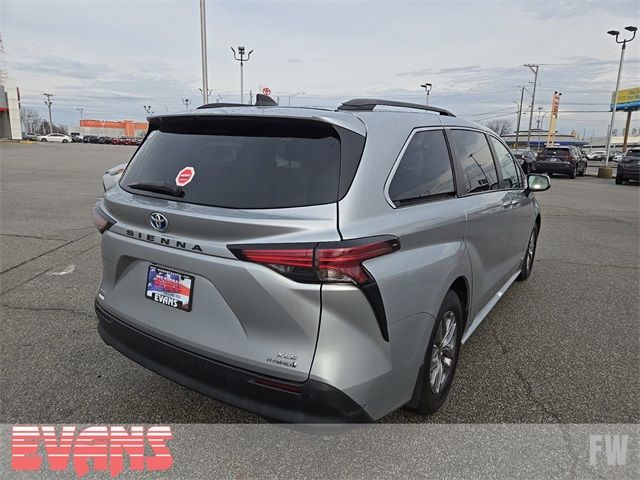 2021 Toyota Sienna XLE