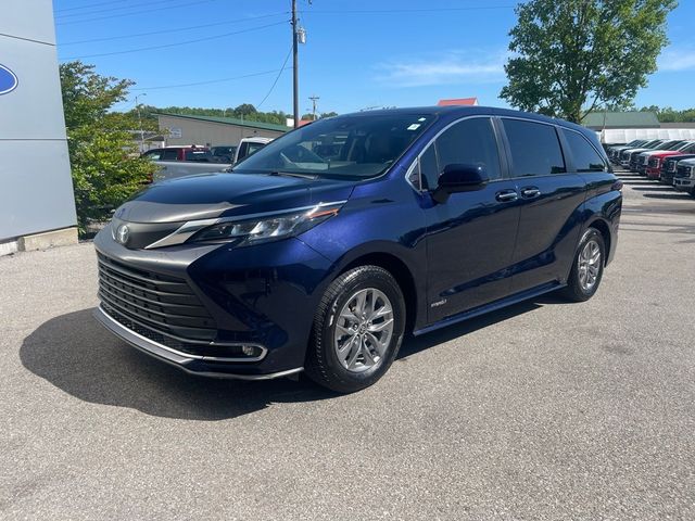 2021 Toyota Sienna XLE