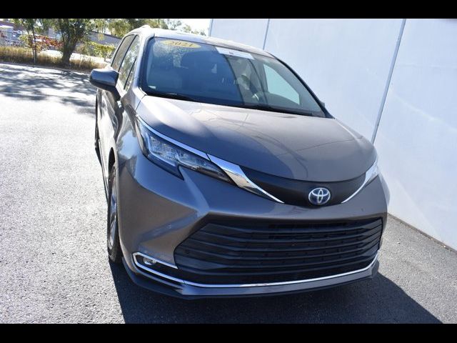 2021 Toyota Sienna XLE