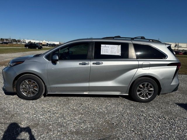 2021 Toyota Sienna XLE