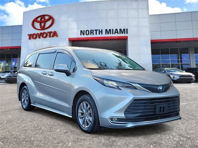 2021 Toyota Sienna XLE