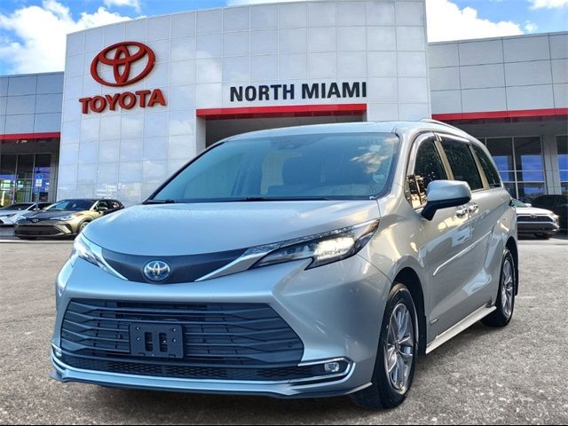 2021 Toyota Sienna XLE