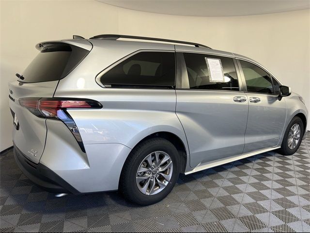 2021 Toyota Sienna XLE