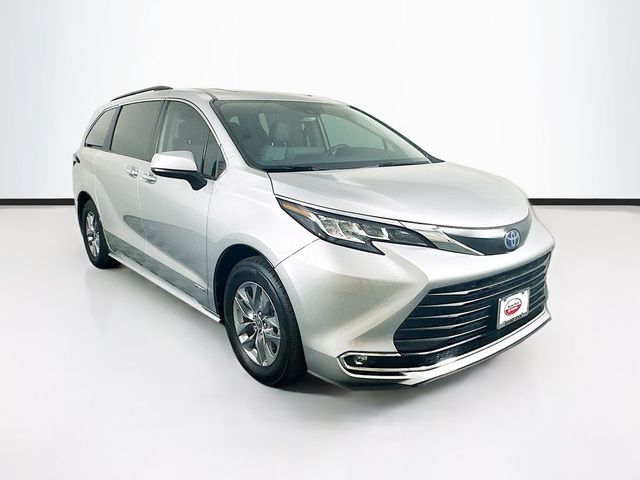 2021 Toyota Sienna XLE