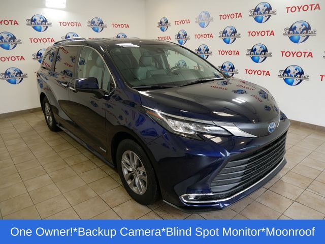 2021 Toyota Sienna XLE