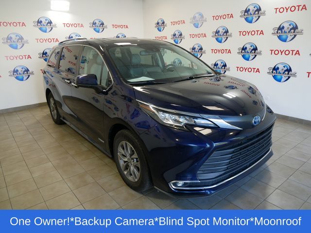 2021 Toyota Sienna XLE