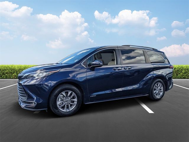 2021 Toyota Sienna XLE