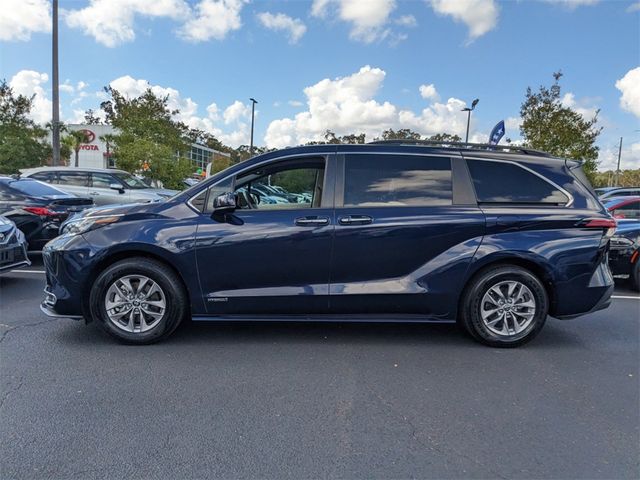 2021 Toyota Sienna XLE