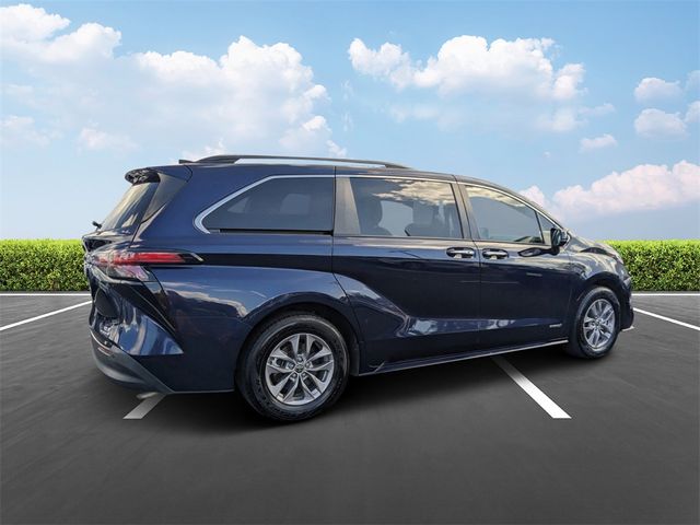 2021 Toyota Sienna XLE