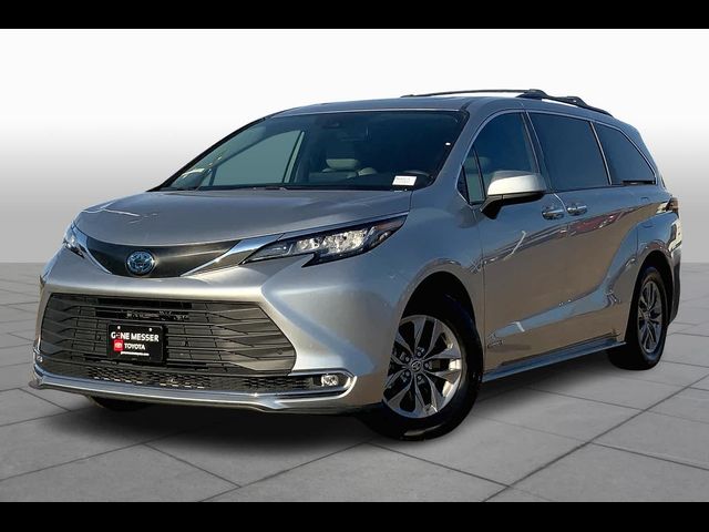 2021 Toyota Sienna XLE