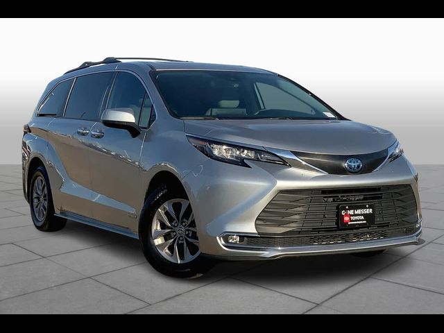 2021 Toyota Sienna XLE