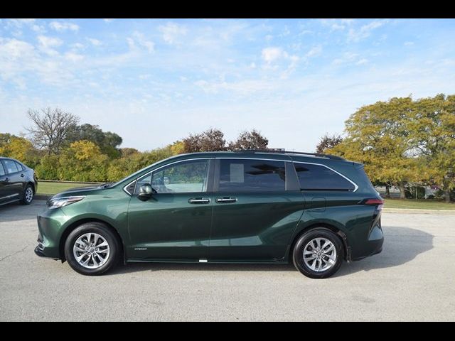 2021 Toyota Sienna XLE