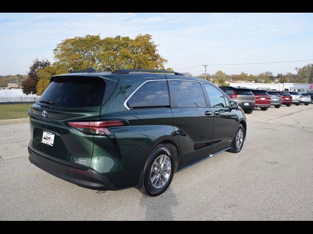 2021 Toyota Sienna XLE