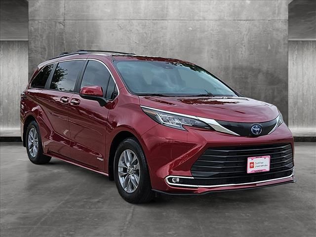 2021 Toyota Sienna XLE