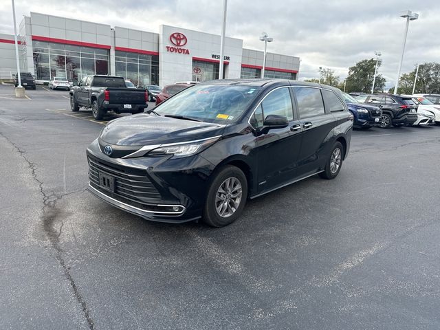 2021 Toyota Sienna XLE