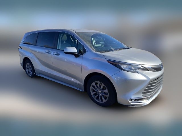 2021 Toyota Sienna XLE