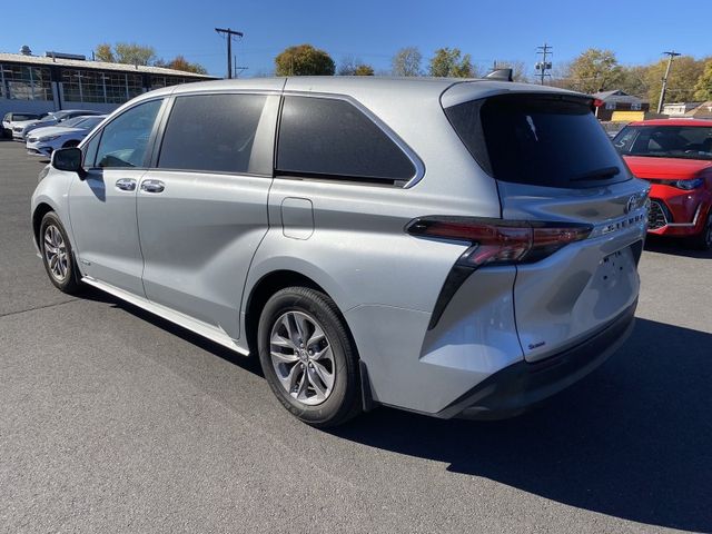 2021 Toyota Sienna XLE