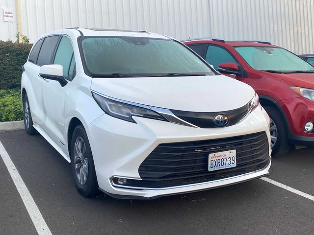 2021 Toyota Sienna XLE