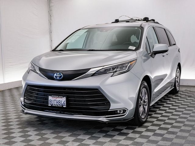 2021 Toyota Sienna XLE